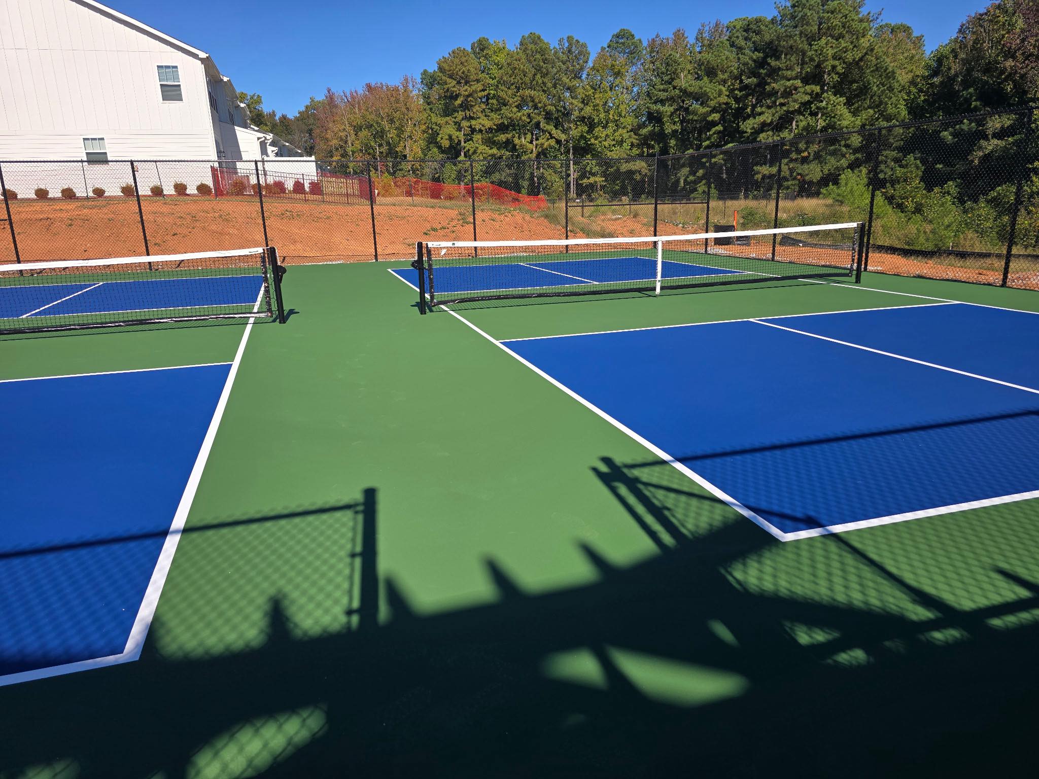Sơn sân pickleball cụm 2 sân ở Đắk Nông 2026